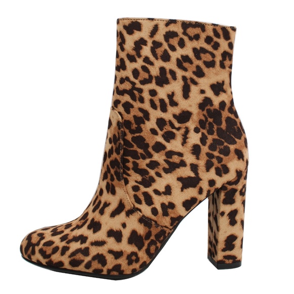 Shoes - SIZE 6 Tan Cheetah Almond Toe High Top Chunky heel Boot